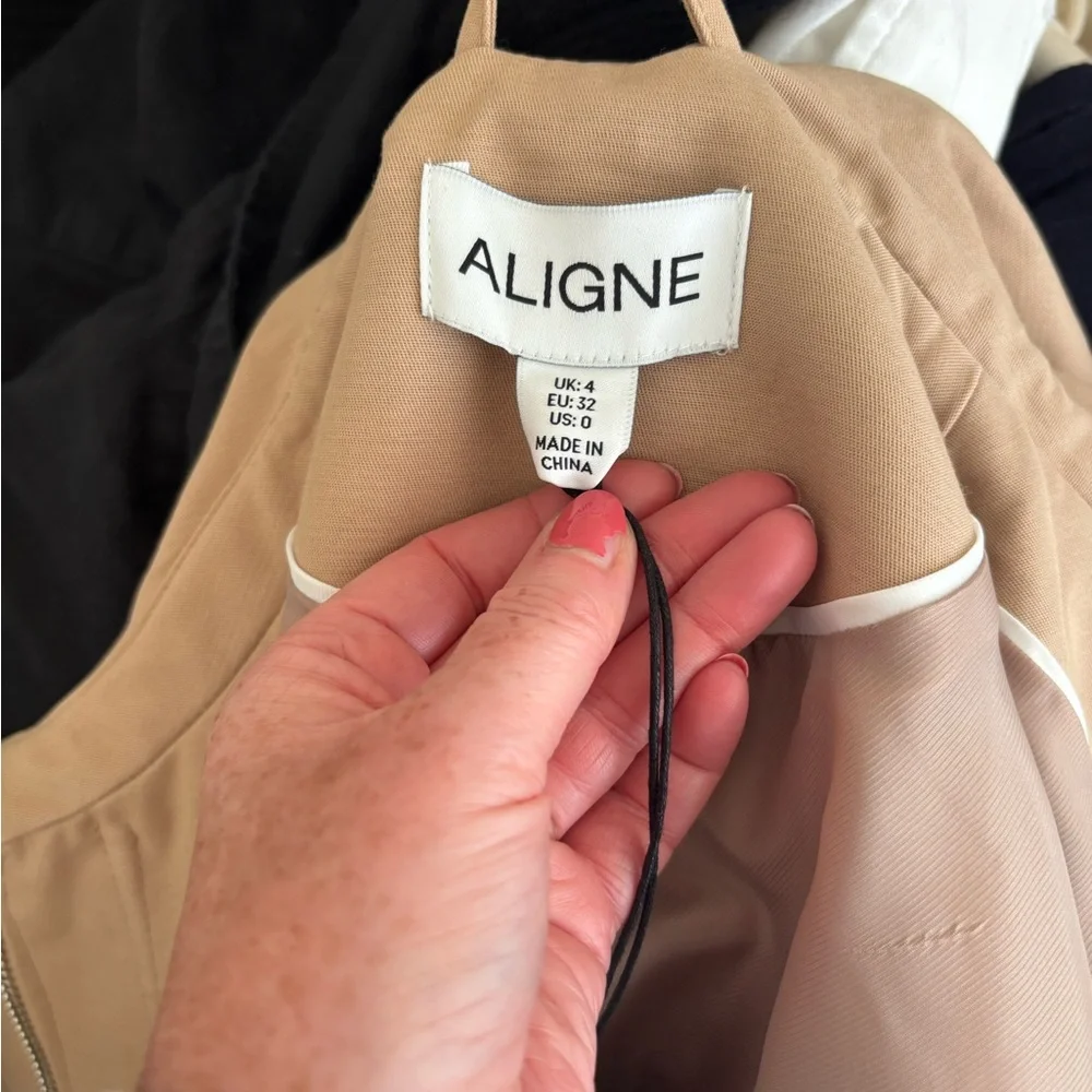 Aligne Ashton Short Trench with Removeable Cape - Picture 4 of 7